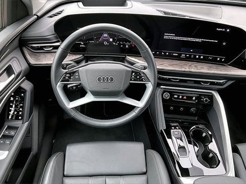 Used 2025 Audi Q5 Premium Plus w/ Premium Plus image 5