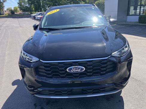Used 2023 Ford Escape ST-Line w/ Tech Pack #1 AWD/4WD image 2