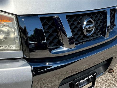 Used 2010 Nissan Titan SE w/ SE Value Truck Pkg image 30