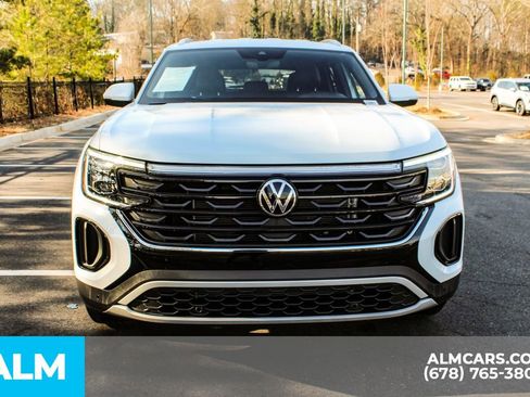 Used 2025 Volkswagen Atlas Cross Sport SE image 10