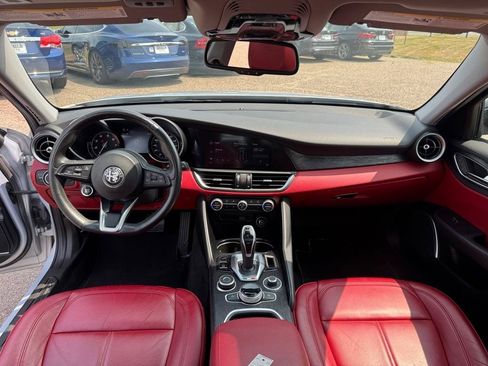 Used 2020 Alfa Romeo Giulia AWD w/ Quick Order Package 22J Sport image 28
