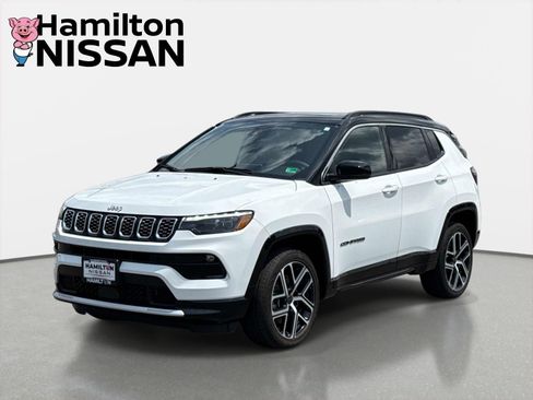 Used 2025 Jeep Compass Limited w/ Elite Group AWD/4WD image 5