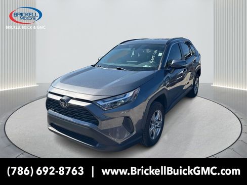 Used 2022 Toyota RAV4 XLE image 1