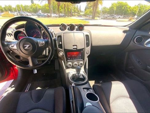 Used 2020 Nissan 370Z Coupe RWD image 15