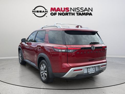 Certified 2022 Nissan Pathfinder SL w/ SL Black Package FWD image 8