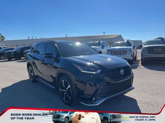 Used 2022 Toyota Highlander XSE video 2