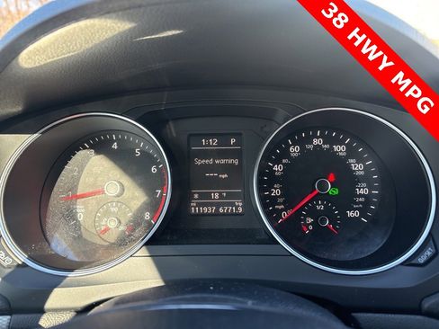 Used 2017 Volkswagen Jetta SE image 17