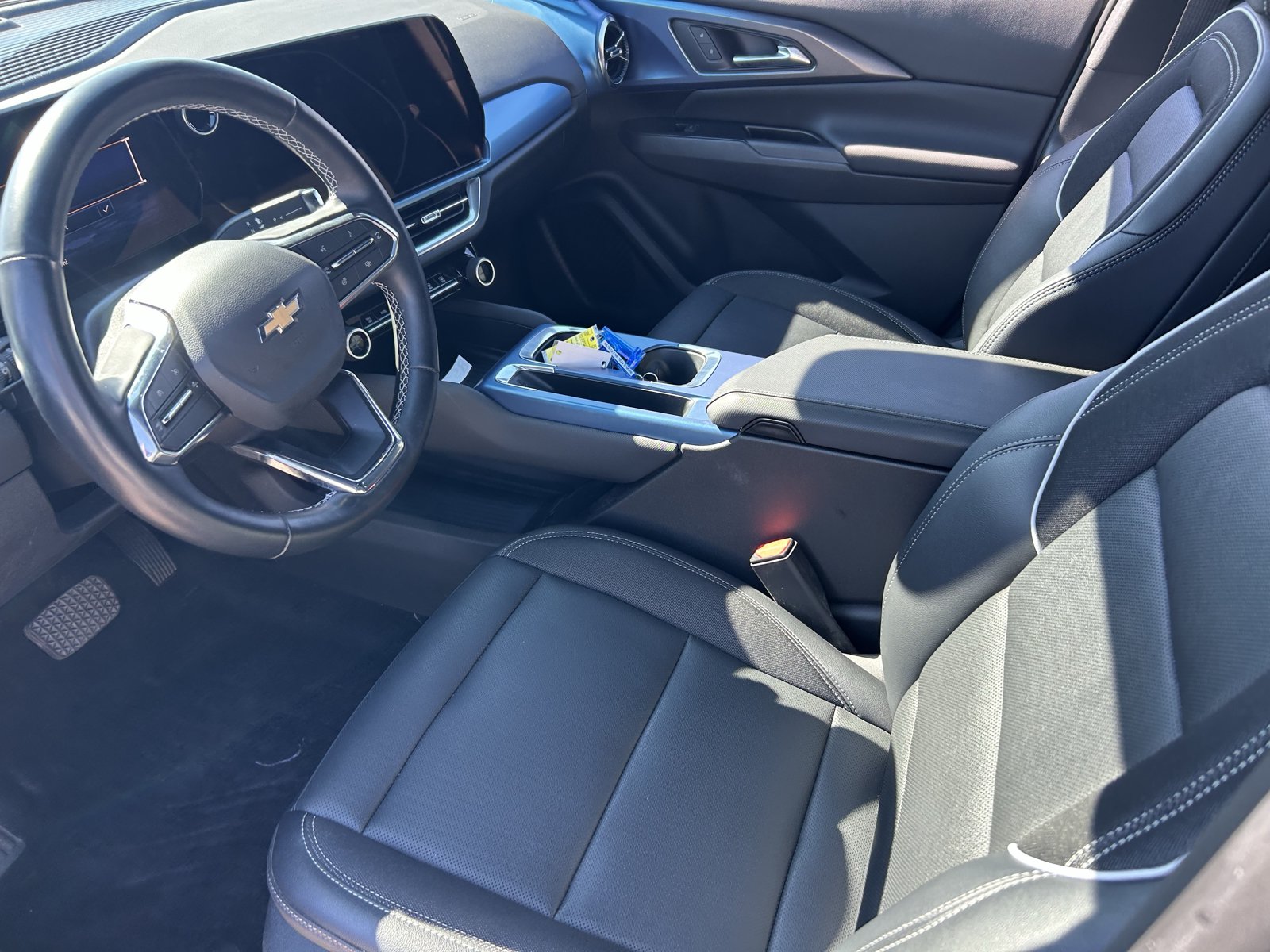 Certified 2024 Chevrolet Equinox EV LT FWD image 13