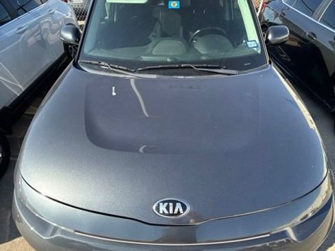 Used 2020 Kia Soul GT-Line FWD image 12
