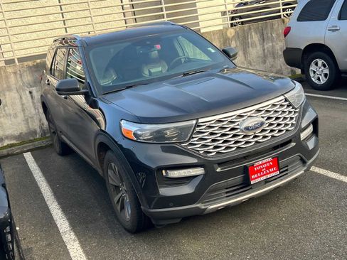 Used 2020 Ford Explorer Platinum w/ Premium Technology Package image 4