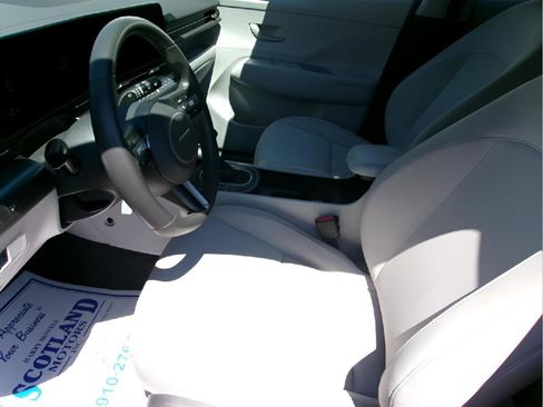 Used 2025 Hyundai Kona SEL image 13