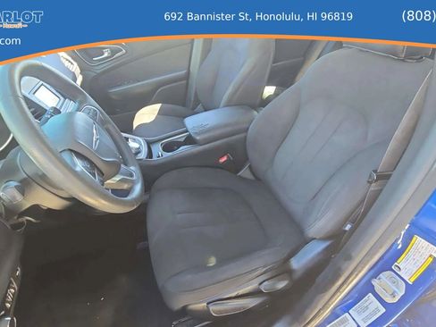 Used 2016 Chrysler 200 Limited FWD image 10
