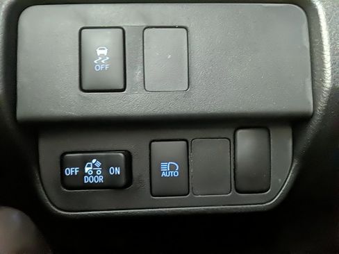 Used 2023 Toyota Tacoma SR5 w/ Technology Package image 22