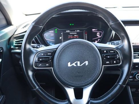 Used 2022 Kia Niro EX Premium FWD image 20