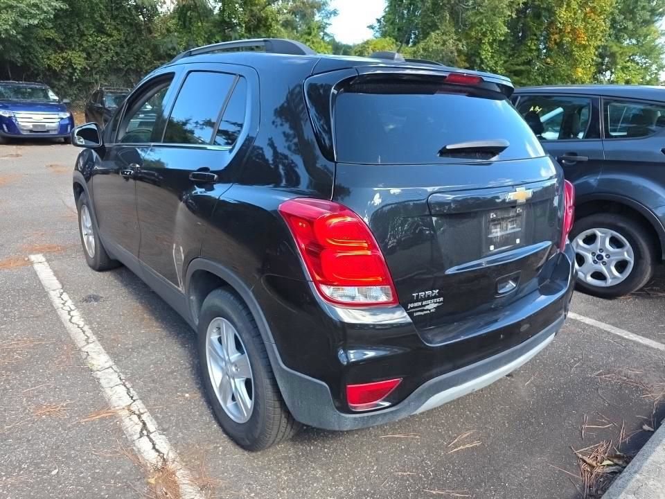 Used 2020 Chevrolet Trax LT w/ LT Convenience Package FWD image 4