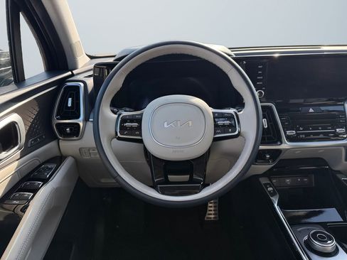 Used 2024 Kia Sorento SX Prestige image 12