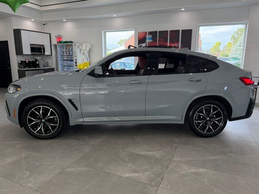 Used 2023 BMW X4 xDrive30i w/ M Sport Package AWD/4WD image 5