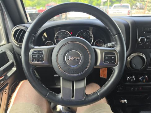 Used 2018 Jeep Wrangler Unlimited Sport AWD/4WD image 18