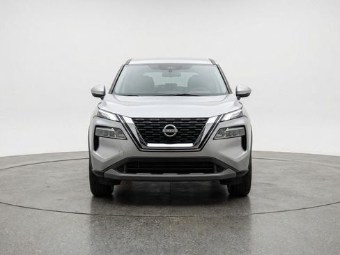 Used 2025 Nissan Rogue SV FWD image 2