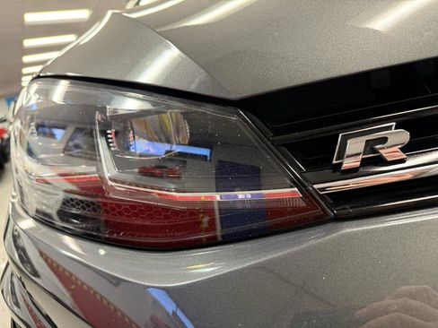 Used 2019 Volkswagen Golf R 4-Door image 21