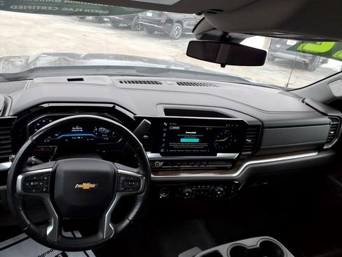 Certified 2022 Chevrolet Silverado 1500 LT image 9