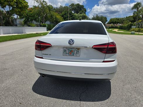 Used 2017 Volkswagen Passat 1.8T SE FWD image 7