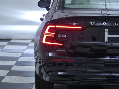 Used 2024 Volvo S60 B5 Plus image 32