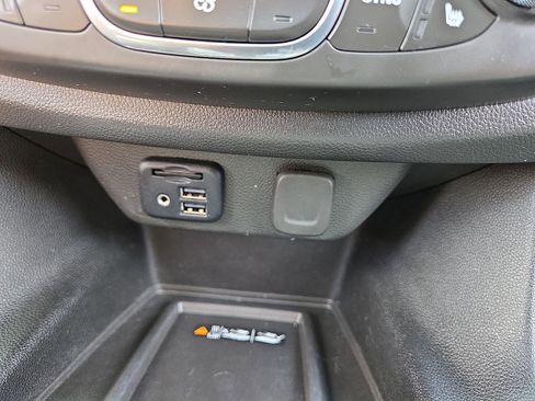 Used 2022 Chevrolet Traverse RS AWD/4WD image 25