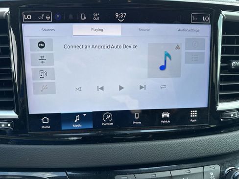 Used 2023 Chrysler Pacifica Touring-L FWD image 25