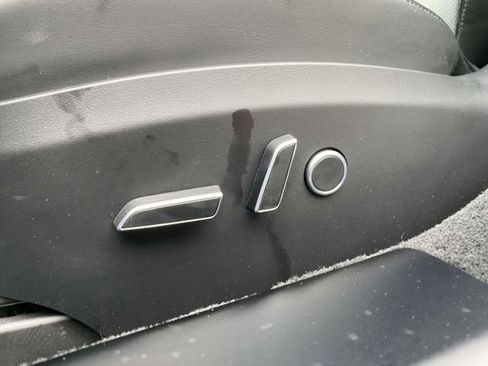 Used 2022 Tesla Model S image 19