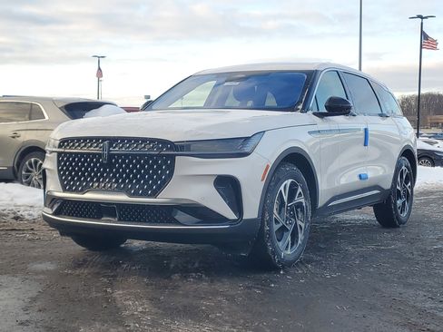 New 2026 Lincoln Nautilus Premier image 2