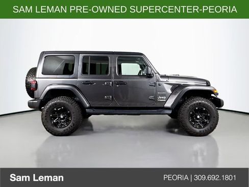 Used 2018 Jeep Wrangler Unlimited Sahara w/ LED Lighting Group AWD/4WD image 8