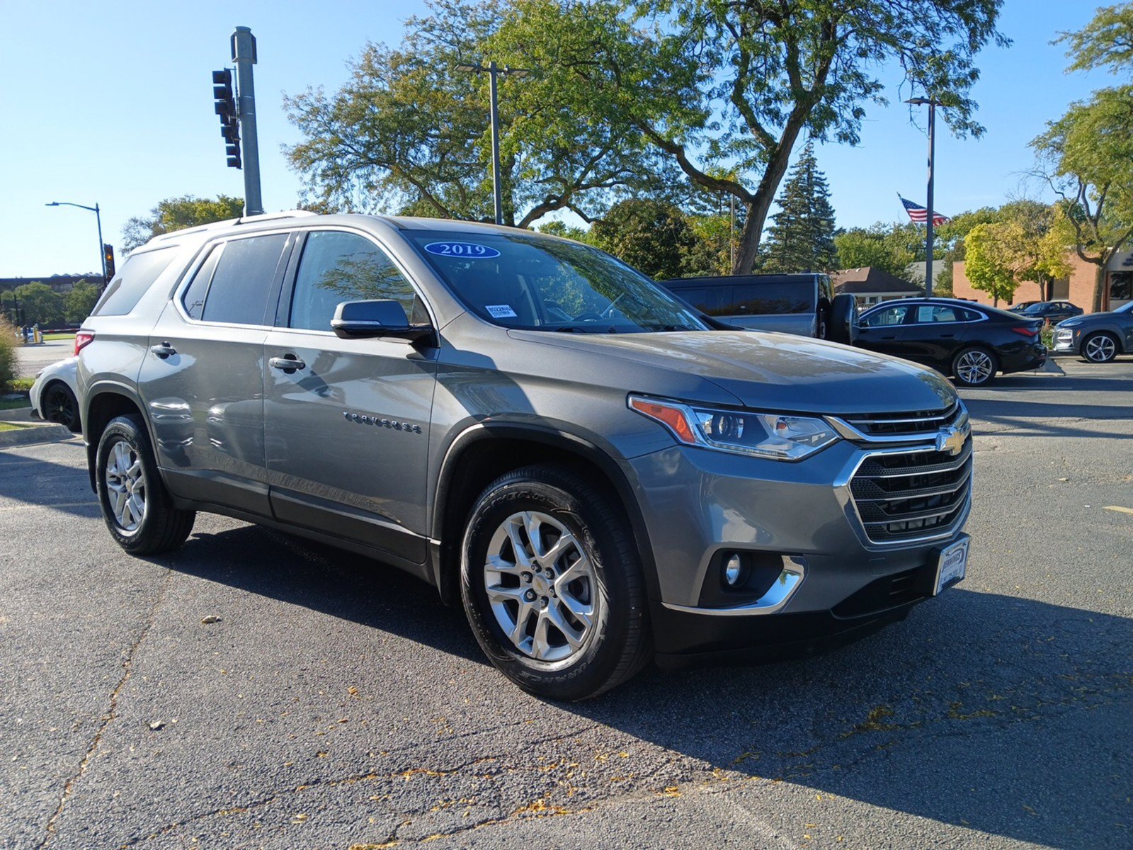 Used 2019 Chevrolet Traverse LT w/ LPO, Floor Liner Package AWD/4WD image 1