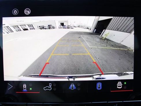 New 2025 GMC Canyon Elevation w/ Convenience Package image 14