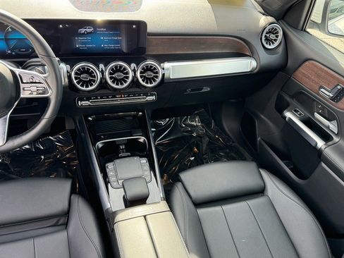 Certified 2023 Mercedes-Benz EQB 250+ w/ Exclusive Package image 18