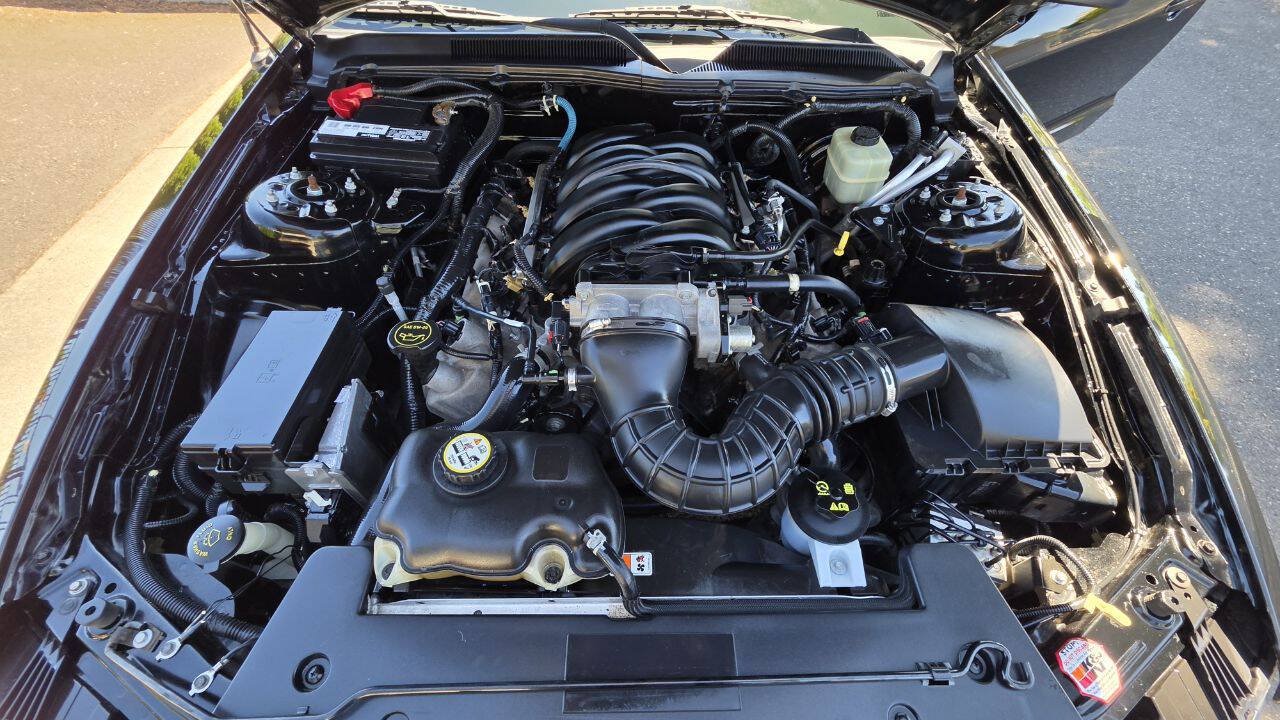 Used 2006 Ford Mustang GT RWD image 13