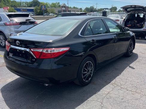 Used 2017 Toyota Camry LE FWD image 5