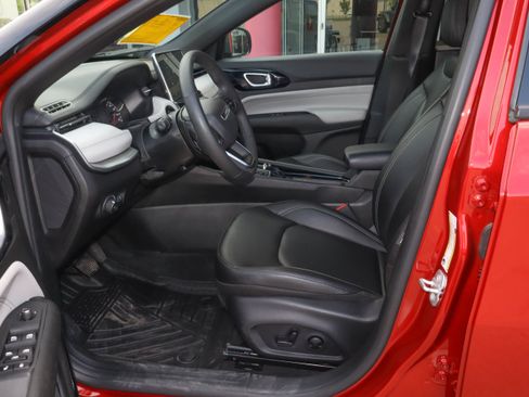 Used 2025 Jeep Compass Limited AWD/4WD image 7