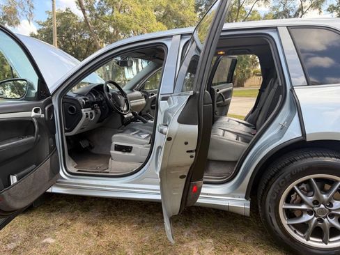 Used 2006 Porsche Cayenne S image 11