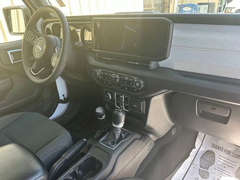 Used 2024 Jeep Wrangler Unlimited Sport AWD/4WD image 6