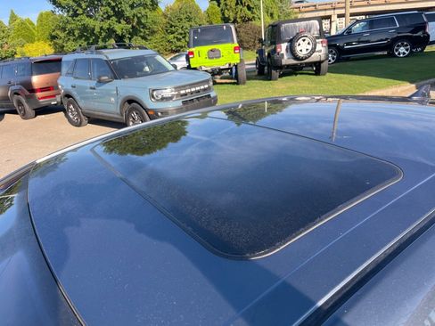 Used 2022 Toyota Avalon Touring image 8