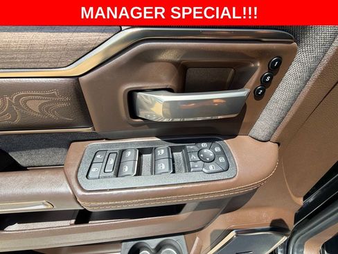 Used 2025 RAM 2500 Limited AWD/4WD image 20