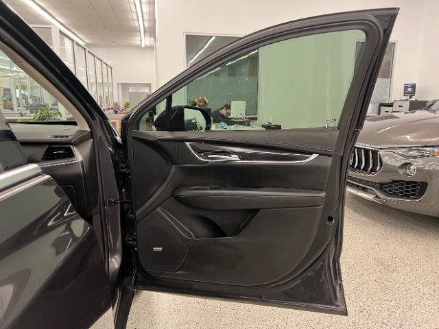 Used 2017 Cadillac XT5 Luxury w/ Driver Awareness Package FWD image 24