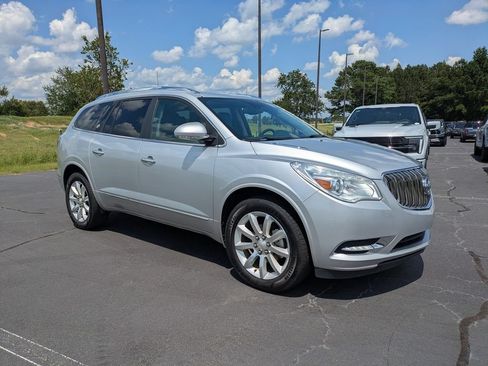 Used 2017 Buick Enclave Premium FWD image 2