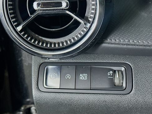 Used 2025 Chevrolet Equinox LT image 16