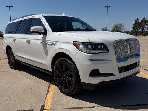 Used 2024 Lincoln Navigator L Reserve AWD/4WD image 1