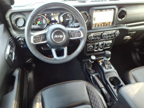 Used 2023 Jeep Wrangler Unlimited Sahara AWD/4WD image 23