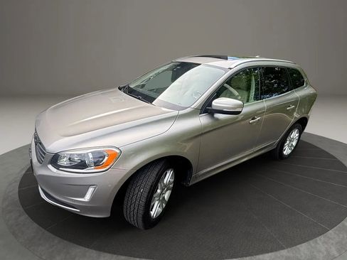 Used 2016 Volvo XC60 T5 Premier w/ Proximity Package FWD image 39
