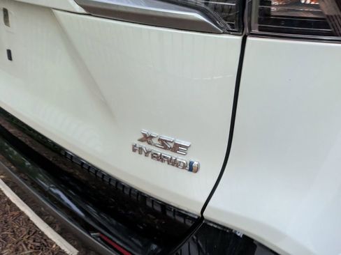 Used 2019 Toyota RAV4 XSE image 8