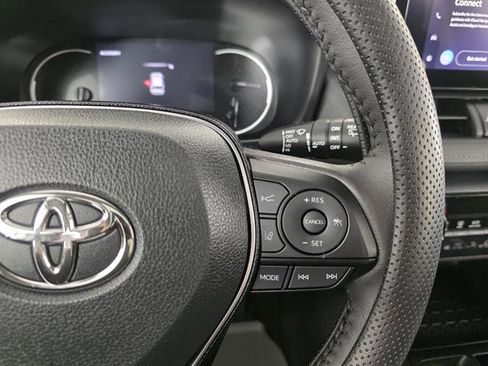 Used 2025 Toyota RAV4 XLE w/ Convenience Package image 31